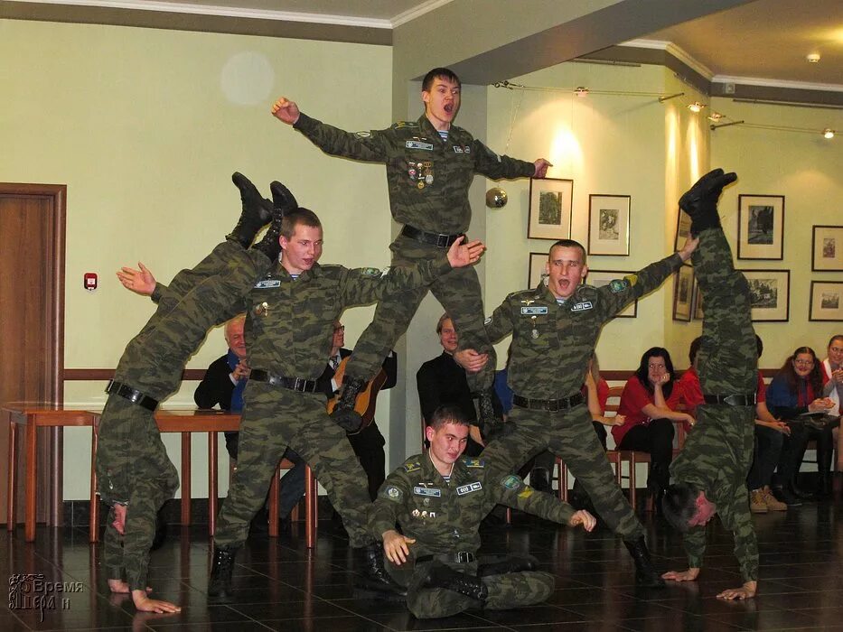 Делай раз делай два делай три. Включи делай раз делай 2. Делай-раз 1989. Бодры надо говорить бодрее какого фильма. Делай раз.