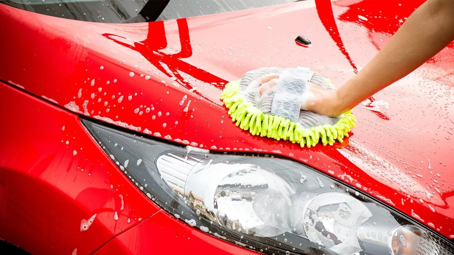 He clean the car. Мойка автомобиля. Мытье машины. Комплексная мойка авто реклама. Carwash мойка.