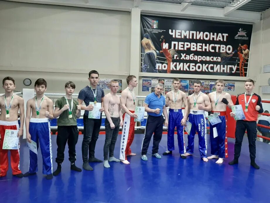 Глава федерации по кикбоксингу хасиков. Кикбоксер энди сауэр. Алена пичужкина кикбоксинг. Кикбоксинг результаты. Кикбоксинг хабаровск.