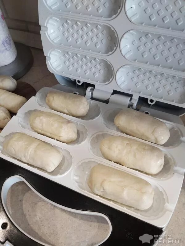 вафли на палочке. электровафельница великие реки пышка-3. сосиски в тесте в вафельнице рецепт. корн дог в сосисочнице. корн дог вафельный.