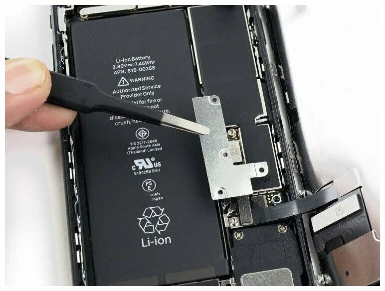 Замена шлейфа iphone 7. Iphone 8 Plus шлейф аккумулятора. Iphone 7 Battery. Шлейф аккумулятора iphone 7 Plus. АКБ айфон 7 плюс.