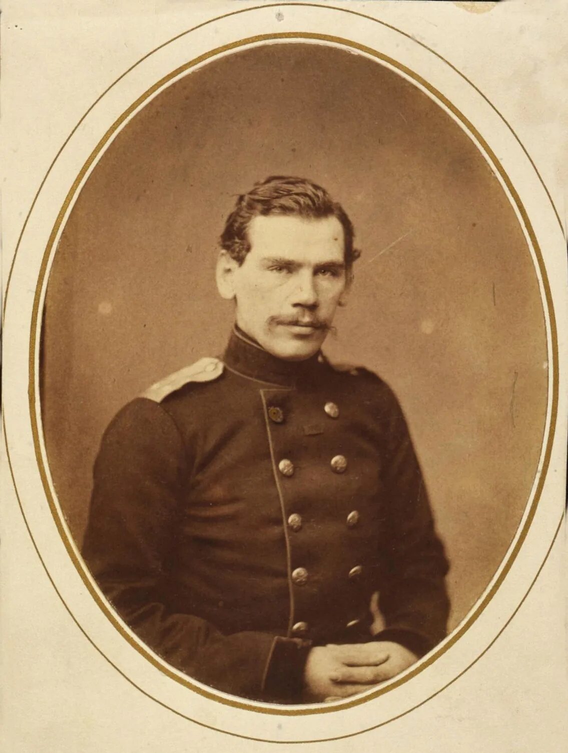 Лев толстой офицер. Толстой молодой 1851. лев толстой молодой. лев толстой 1856. лев николаевич толстой молодой.