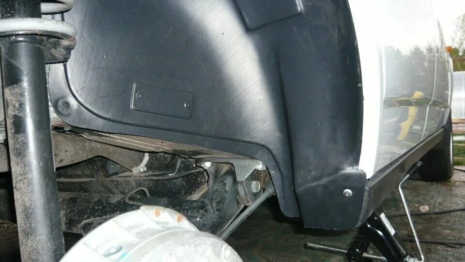 задние подкрылки приора. подкрылки лада гранта. подкрылки без сверления приора. подкрылки без сверления приора. локер без сверления 2123.