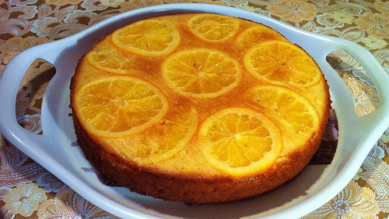 Как приготовить апельсин в духовке. Апельсиновый пирог перевертыш. Пирог перевертыш с апельсинами. Пирог с апельсинами в духовке. Пирог с мандаринами.