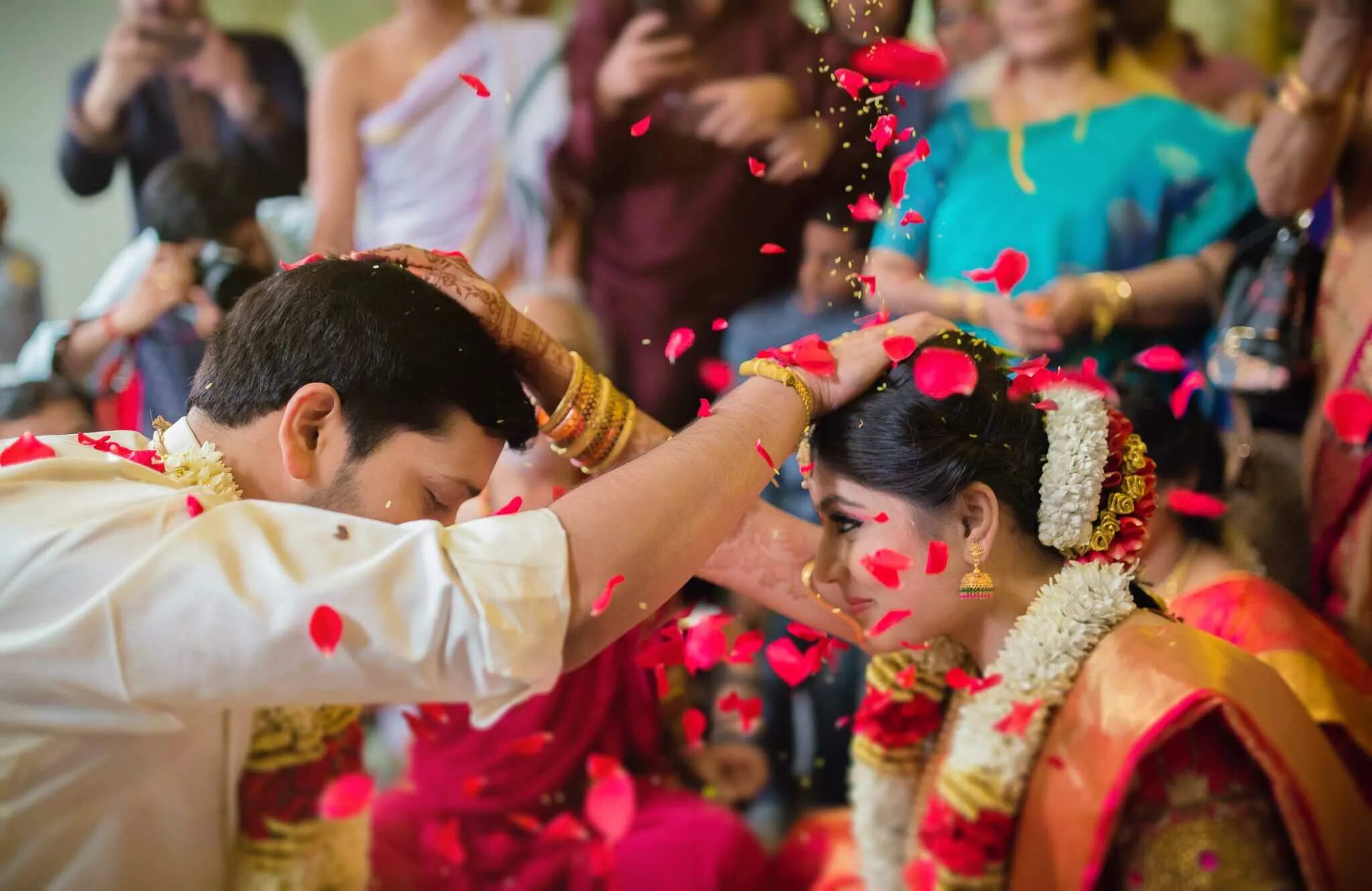 Гайе Холуд. Свадьба в Индии церемония. Свадьба в Индии традиции и обычаи. Церемония обручения в Индии. Русско индийские браки