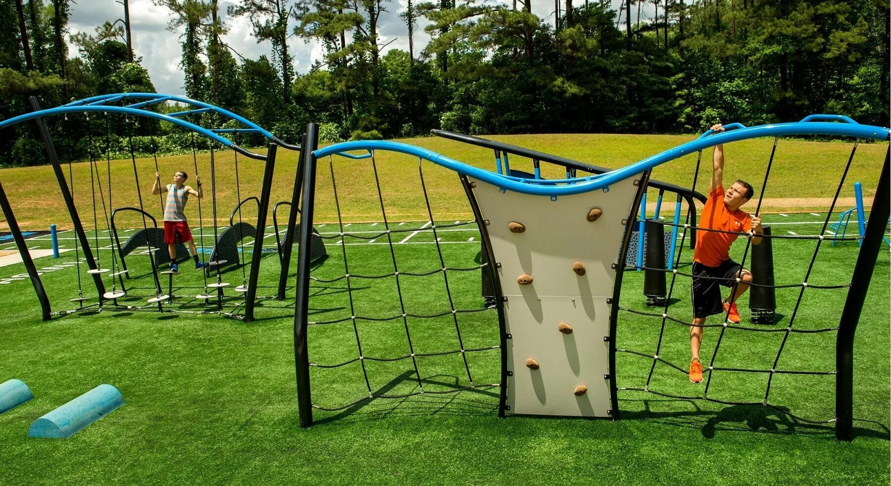 Playground 1 версия. Парк спортивная тематика. Природа парк спорт площадка. Спортивный инвентарь для игр на площадке для лагеря. Спорт парк в лесу.