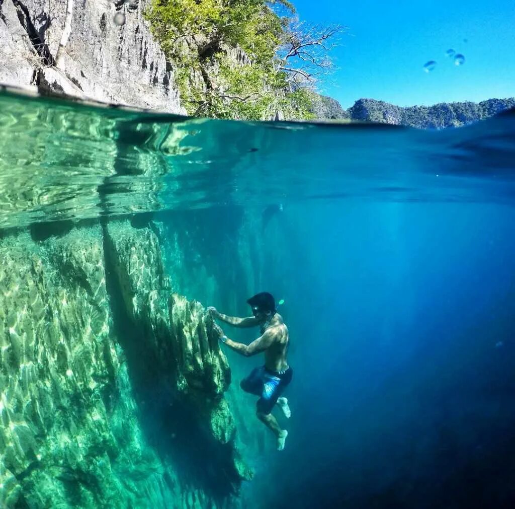 Прозрачная вода. Прозрачное море. Прозрачное озеро. Прозрачная вода море.