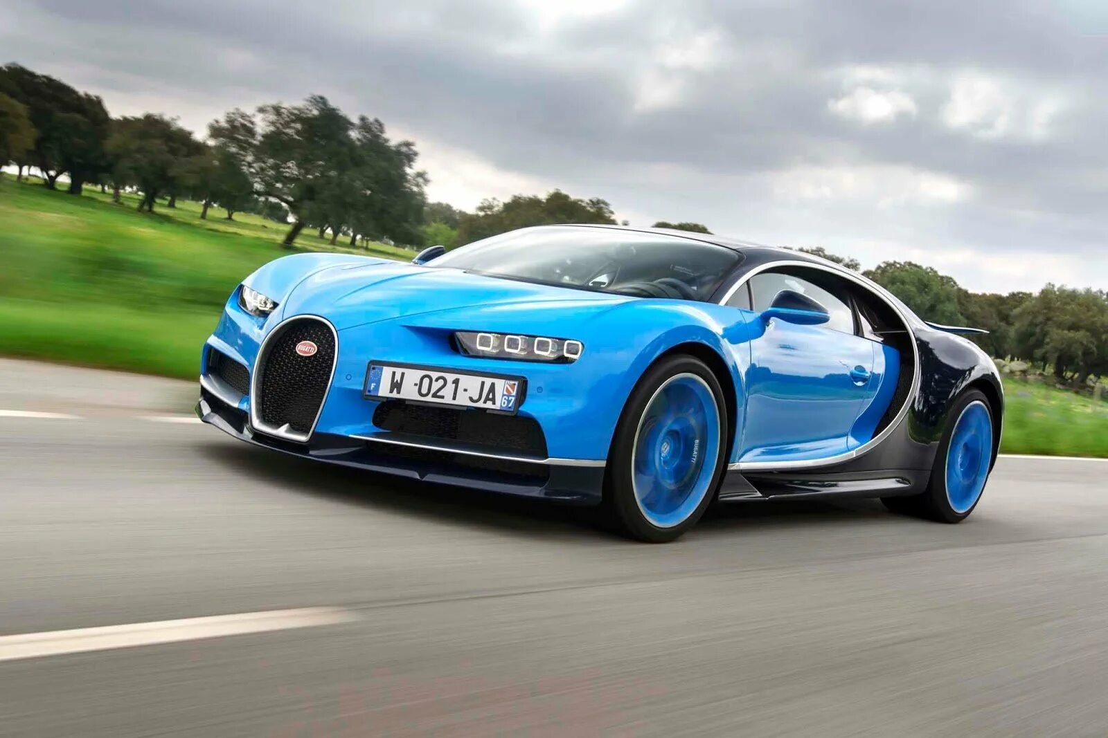 Картинка bugatti. Бугатти ЧИРОН. Бугатти Шерон 2020. Бугатти 2023. Бугатти ЧИРОН новый.