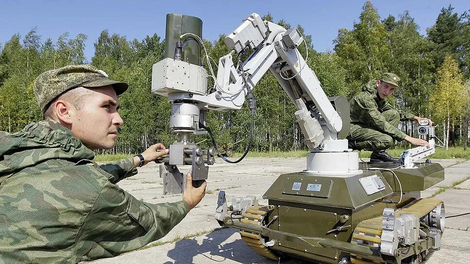 технология вооруженных сил. военная наука. It в военной сфере. военные технологии. компьютер в армии.