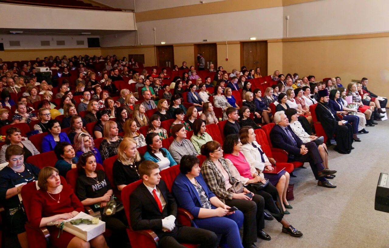 Мой дуб моя история. Учитель года тверь 2019. Региональные конкурсы тверская область. В твери областной конкурс фольклорных. Региональные конкурсы тверская область.
