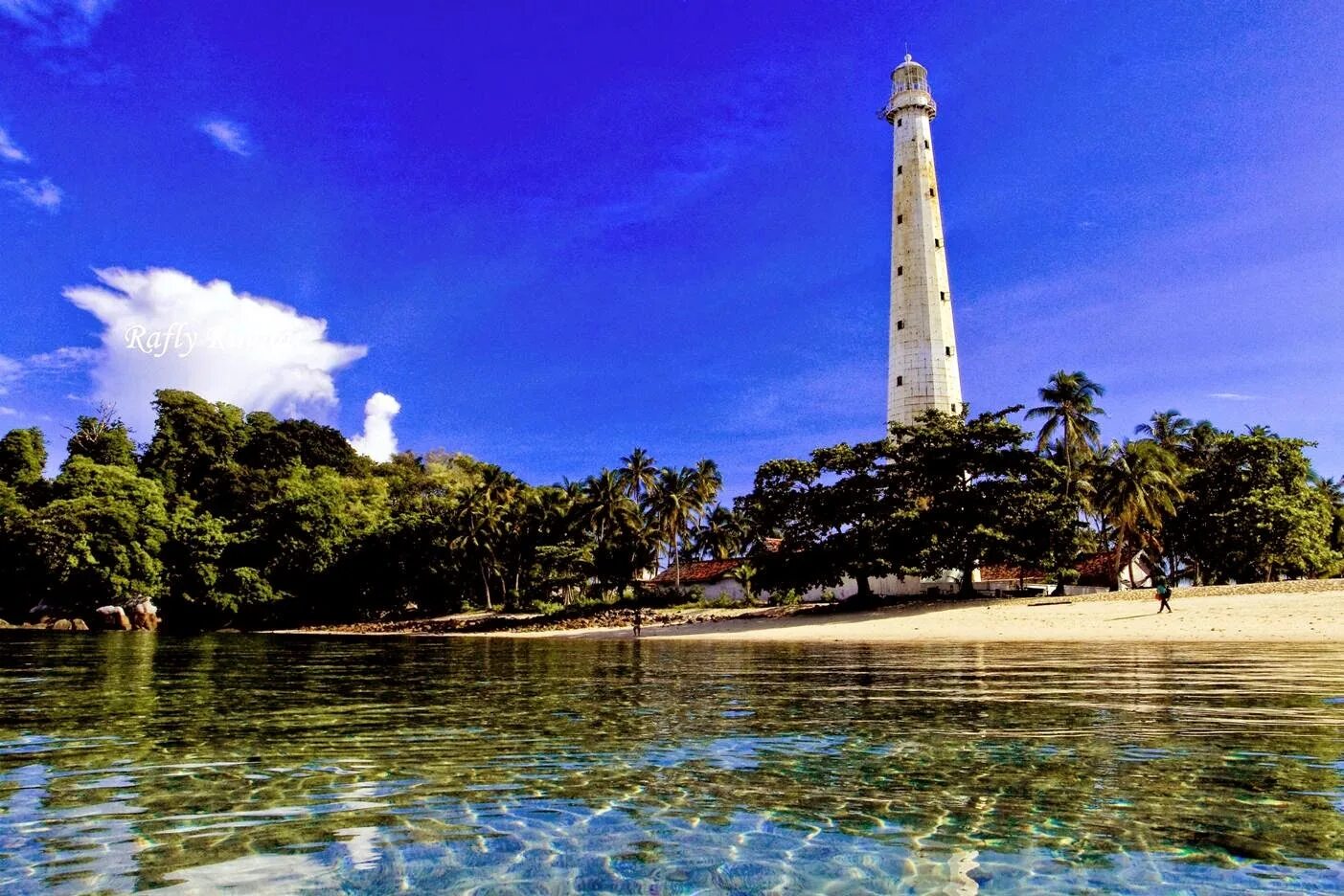 Two large islands. Белитунг. Бангка. Батам острова Риау, Индонезия. Tour Travel Belitung.