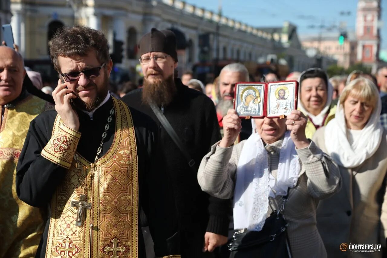 Крестный ход Александро Невская Лавра. Крестный ход на Невском 12 сентября. Александро-Невская Лавра в Санкт-Петербурге крестный ход. Православные политики россии