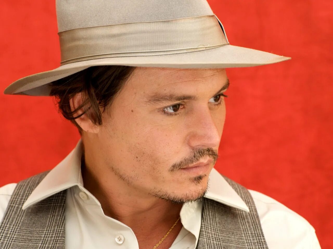 Песни джонни деппа. Джонни депп. l;jubb l&#039;g. джонни депп (johnny depp). джонни депп в шляпе.