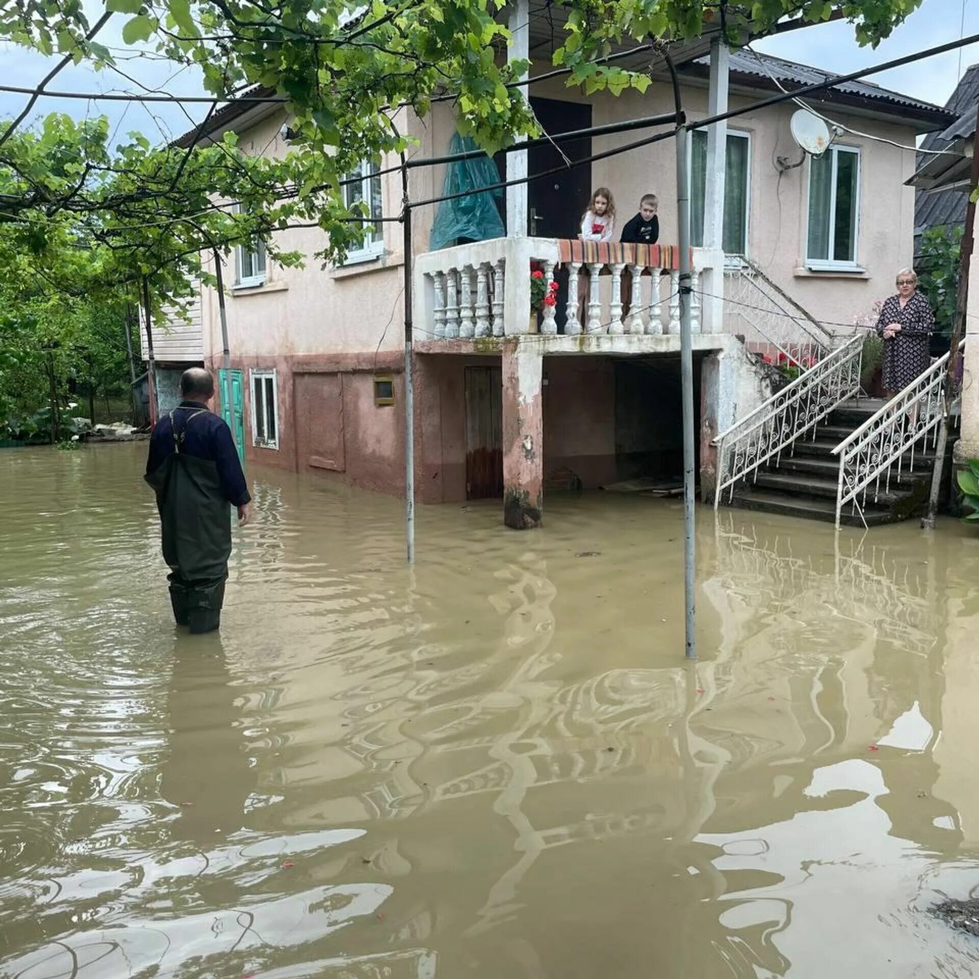 Абхазия июнь 2023. Граница менгрели абхазиа вморе. Сухум потоп. Граница менгрели абхазиа вморе. Абхазия июнь 2023.