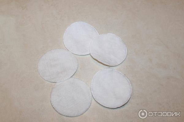 Ватные диски для макияжа. Божья коровка из ватных дисков аппликация. Розжиг из ватных дисков. Ватные диски. Игра: "сугробы" в младшей группе.