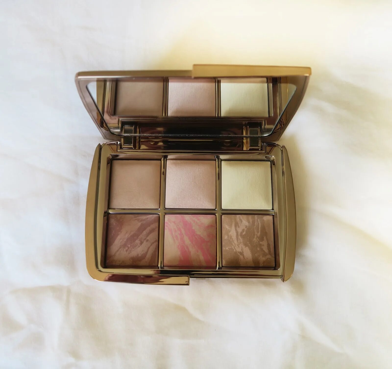 Ambient lighting edit. Hourglass палетки ambient lighting dim edit. палетка hourglass dim edit. hourglass ambient lighting palette: dim light. hourglass палетка трио.