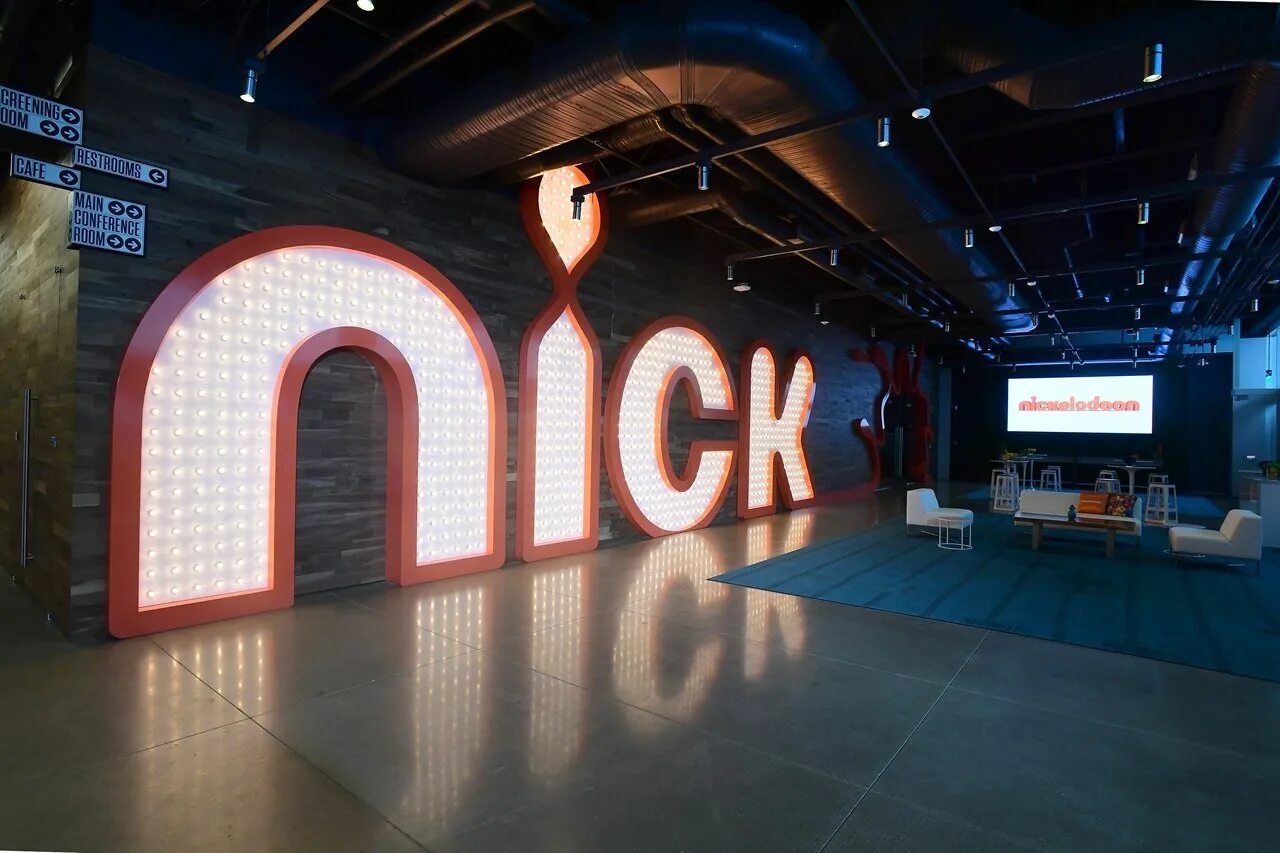 Nickelodeon animation studio. Никелодеон анимейшен студио. Студия Никелодеон в США. Студия Никелодеон в Москве.