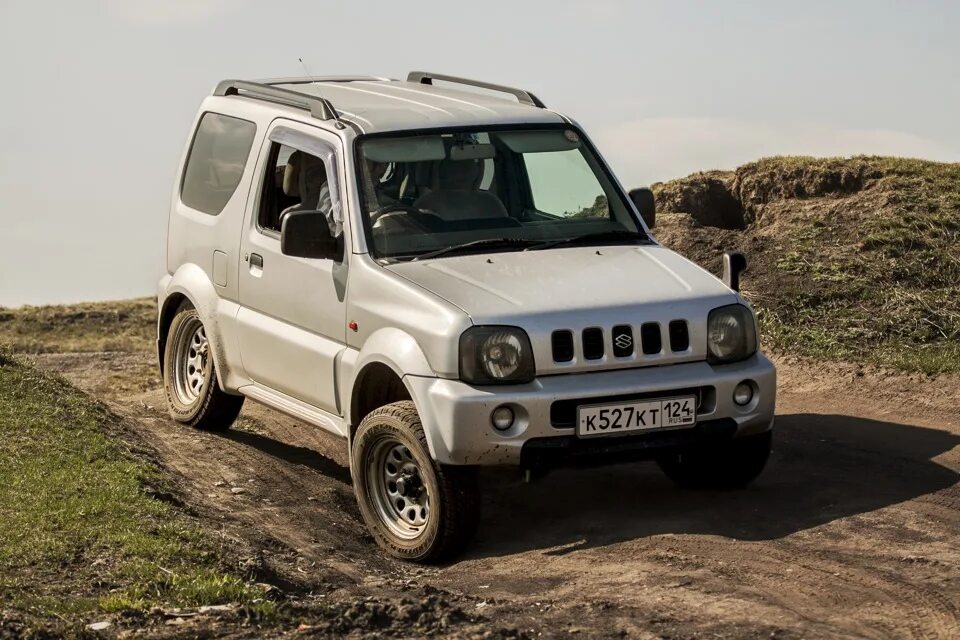 Авито купить сузуки джимни бу. Suzuki Jimny 2023. Suzuki Jimny 1. Suzuki Jimny 2009. Судзуки Джимни 2008.