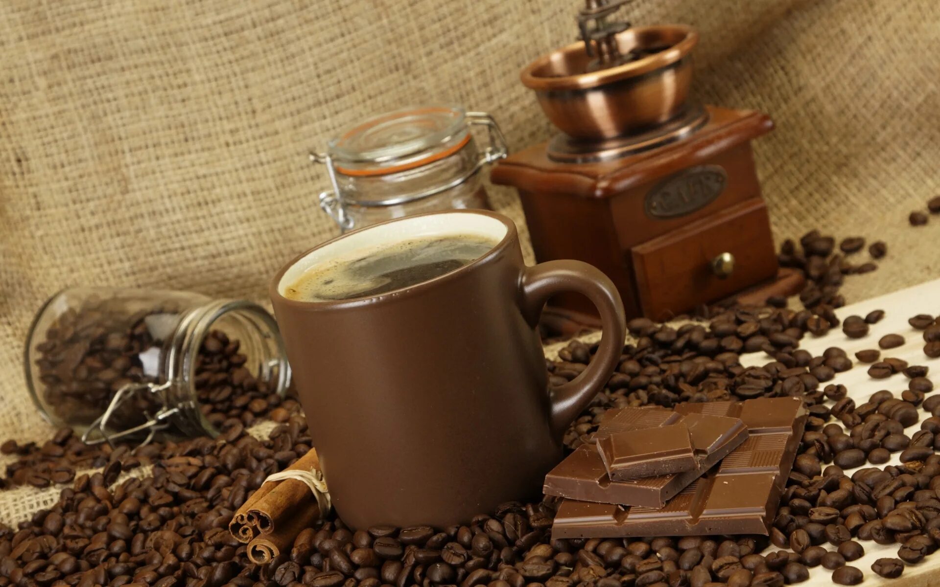 Кофе шоколад молотый. Кофе. Красивый кофе. Кофе и шоколад. Чай кофе шоколад.