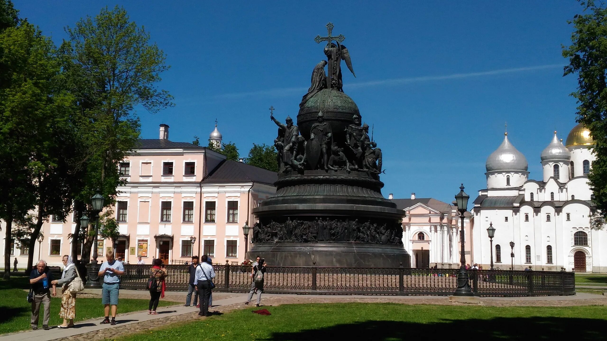 Памятники культуры россии фото. Великий Новгород. Памятники культурного наследия Великого Новгорода. Памятник тысячелетие России Великий Новгород. Города России Великий Новгород.