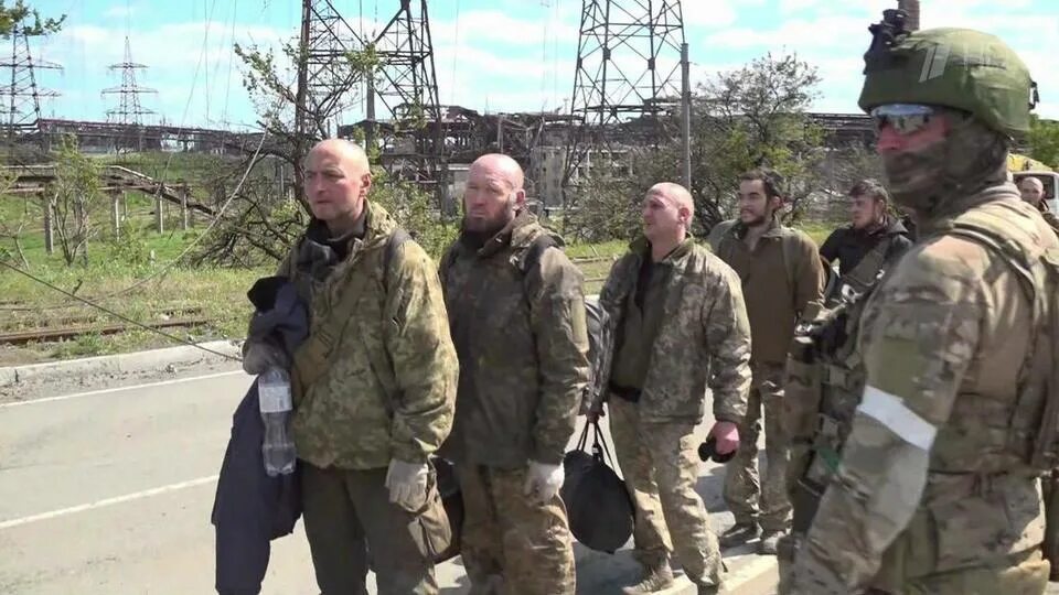 Пленные украинские нацики. Пленные каналы. Русский солдат. Пленные каналы. Пленные каналы.