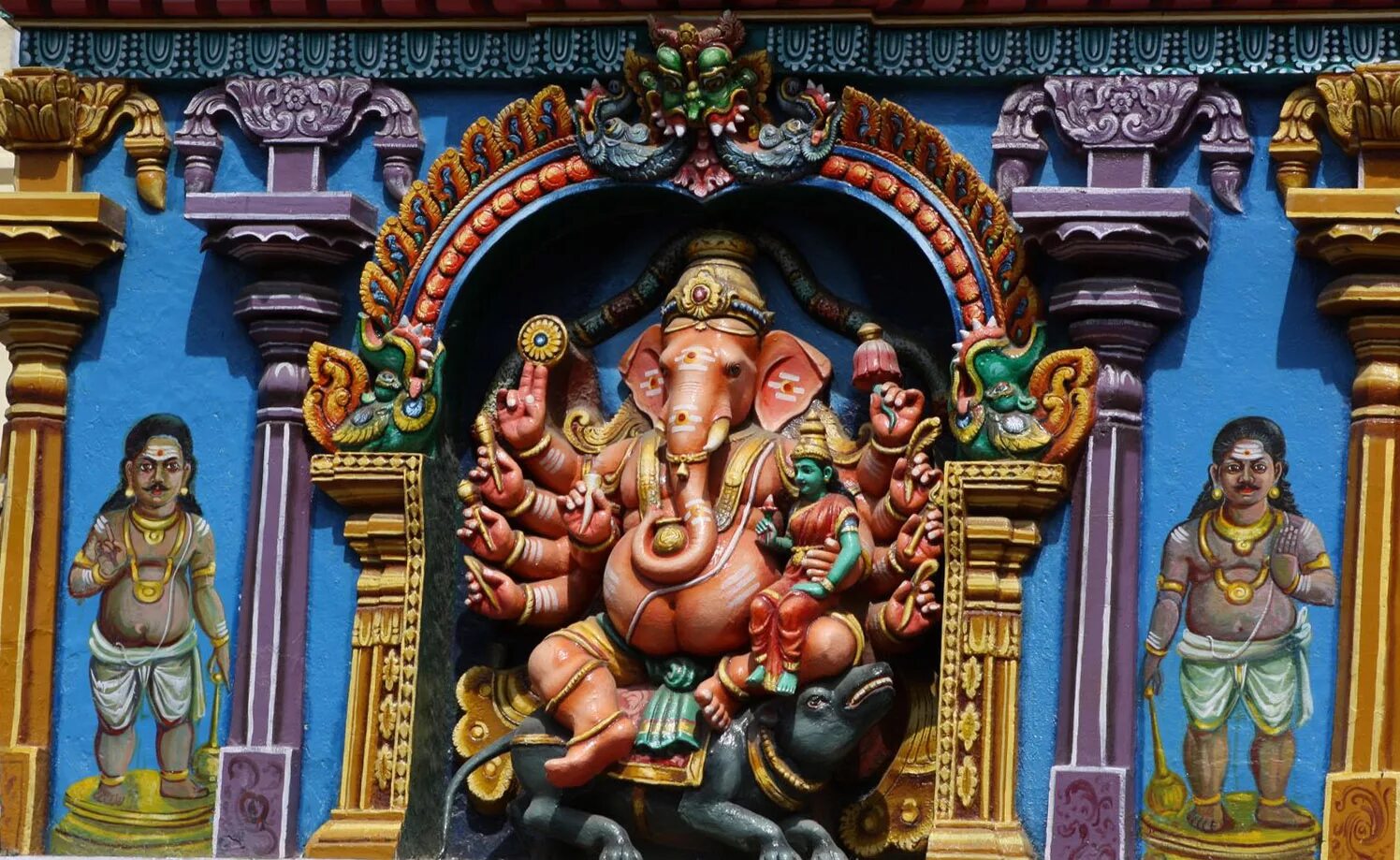 уттара махабхарата. гестия богиня домашнего очага. где находится бог. аполлон бог древней греции. статуя афины парфенос.