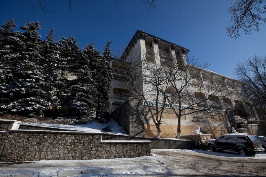 Санаторий им кирова железноводск лечение. Санаторий кирова железноводск фото. Санаторий имени кирова нальчик. Достопримечательности железноводска санаторий имени кирова. Санаторий имени кирова нальчик.