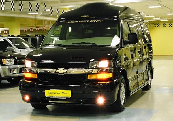 Chevrolet starcraft 1992. Chevrolet astro starcraft. Юниты терранов из starcraft 2. Sc2 гелион. Starcraft chevrolet van.