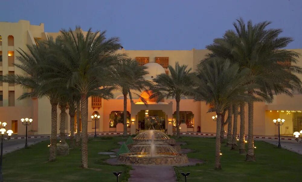 Continental hurghada. Movenpick Resort Хургада. Мовенпик Египет Хургада. Континенталь отель Хургада. Continental Hotel Hurghada 5 Хургада.