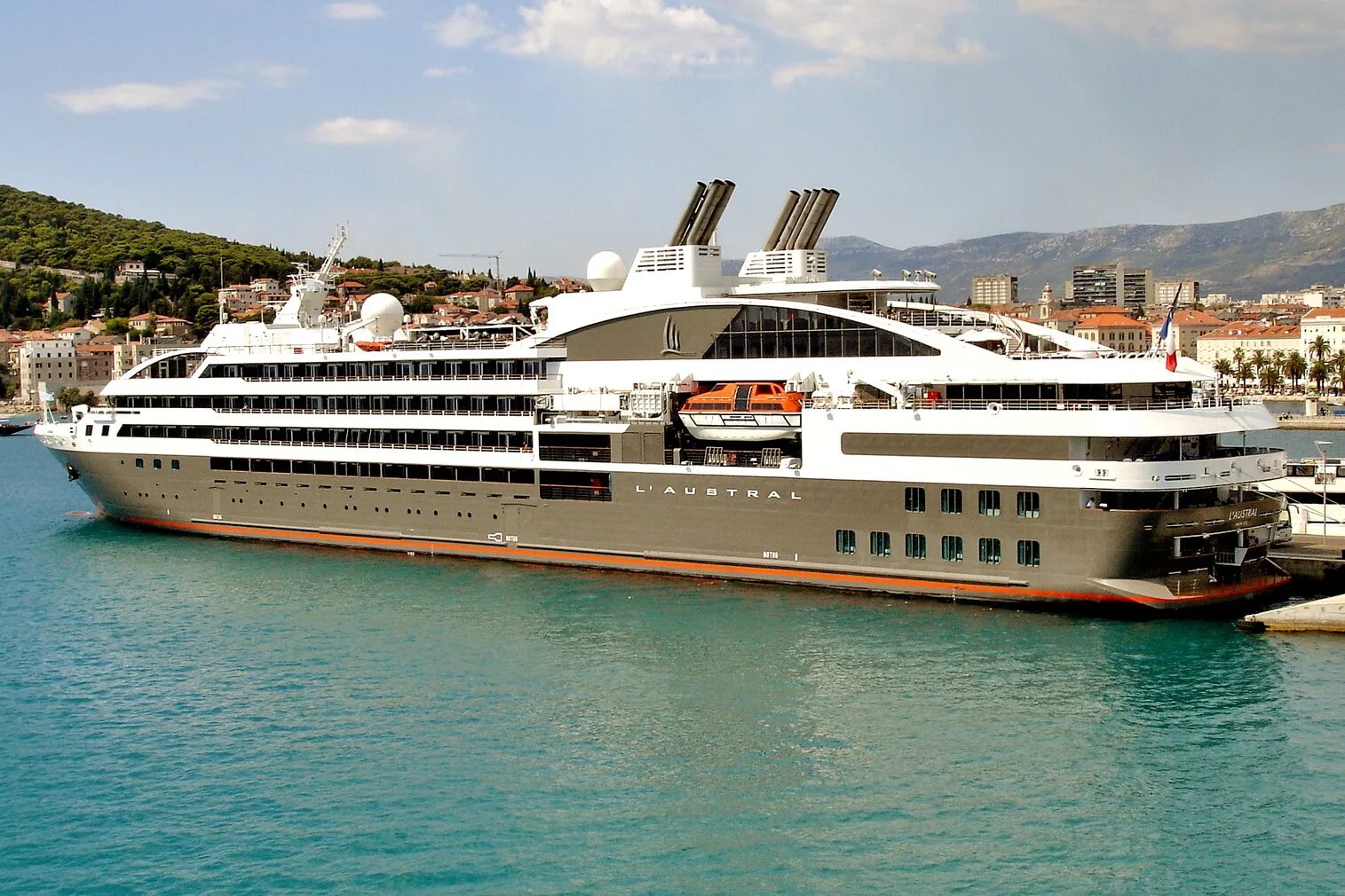 Австралия лайнер. Корабль msc splendida. L austral лайнер. L'austral круизное судно. Мега-яхта «le boreal».