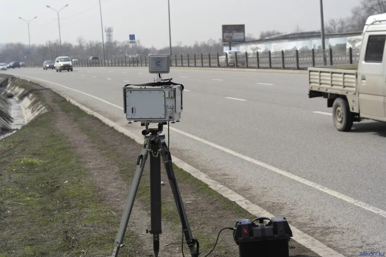 камера на скорость. азимут 3 комплекс фотовидеофиксации. лазерный радар полискан. Poliscan m1 hp. камера видеофиксации пдд.