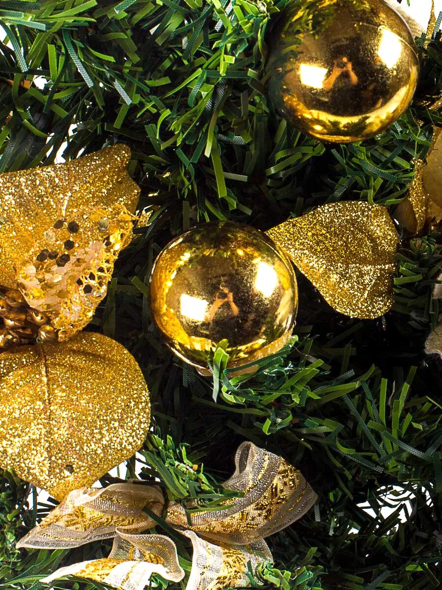 Золотая елка купить. Золотистая Новогодняя игрушка. Новогодняя елка с золотыми игрушками. Зеленая елка с золотыми игрушками. Игрушки елочные зеленые золотистые.