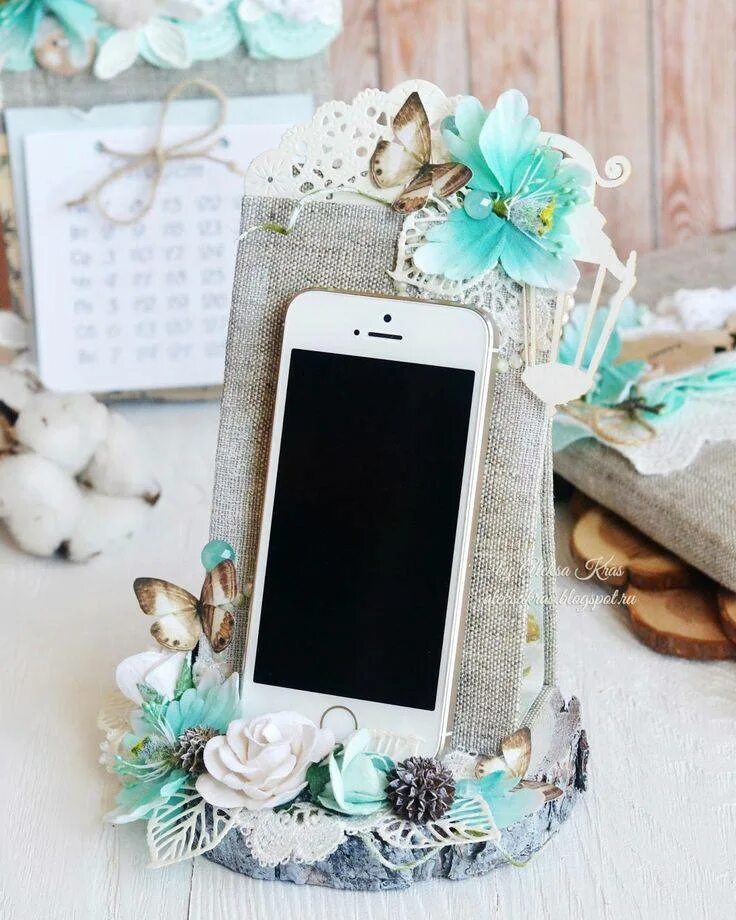 Необычные подставки для телефона. Сделать свой телефон. Подставка для телефона bp lthtdf. Украшения для телефона на чехол. Идеи для чехла на телефон.