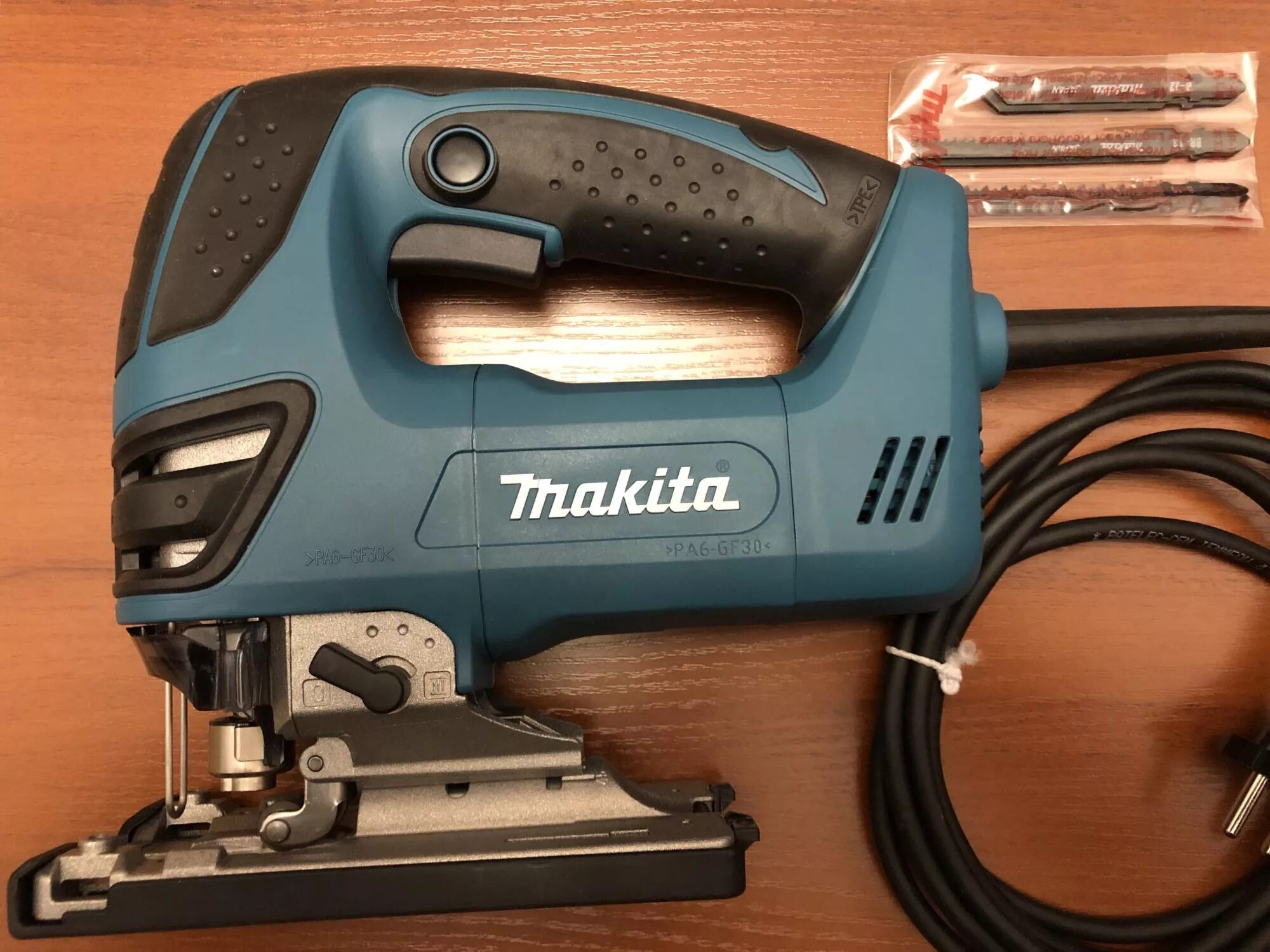 Макита 4350. Макита 4350 FCT. Электролобзик Makita 4350fct. Лобзик Макита 4350. Электролобзик Makita 4350fct, 720 Вт.