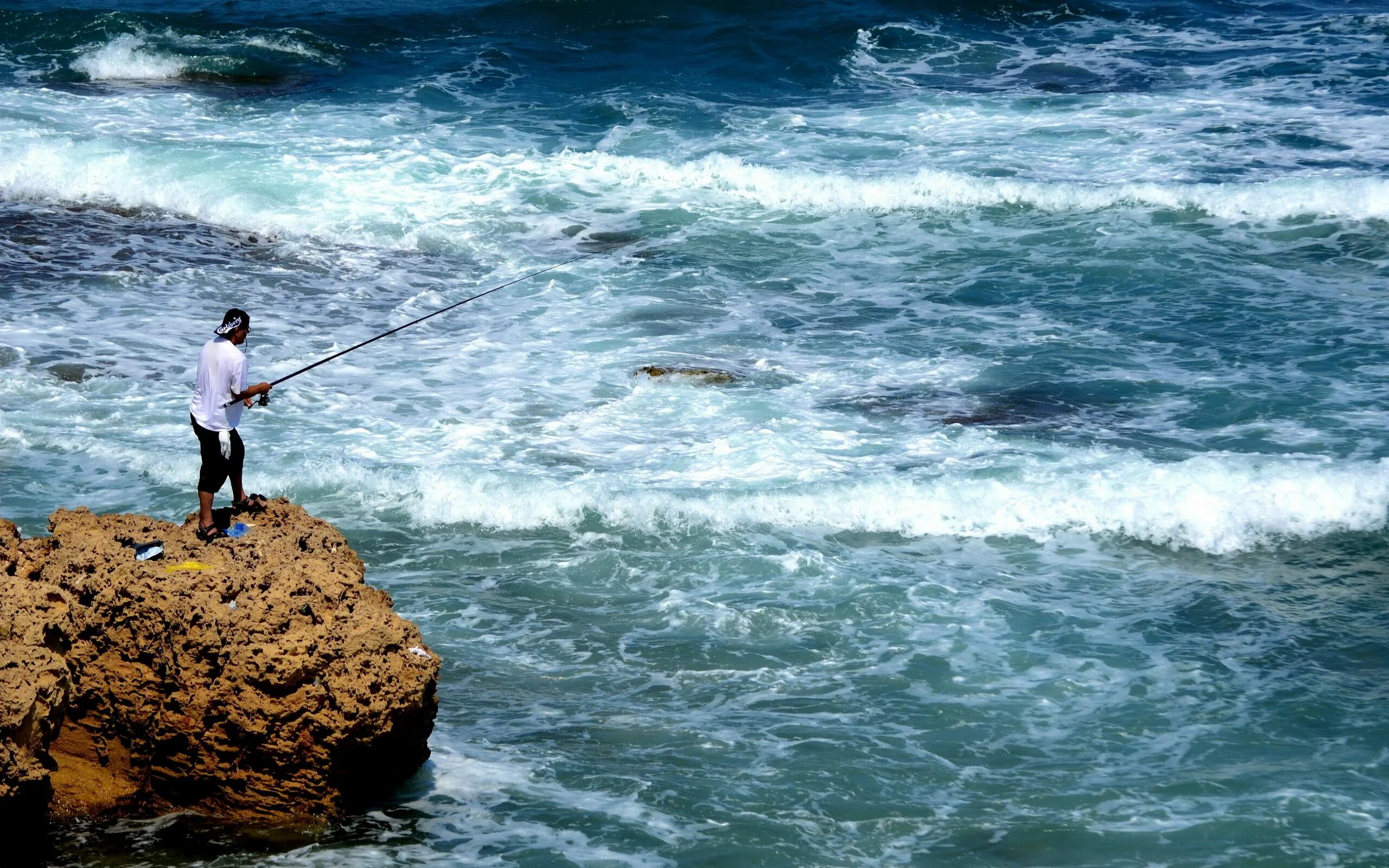 рыбалка «на море». рыбалка «на море». морская рыбалка в крыму. рыбалка на берегу моря. рыбалка на берегу моря.