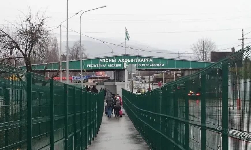 Граница россия абхазия где. Таможня граница Абхазия Адлер. Псоу граница с Абхазией. Граница с Абхазией КПП Псоу. Граница Абхазии и России Псоу.