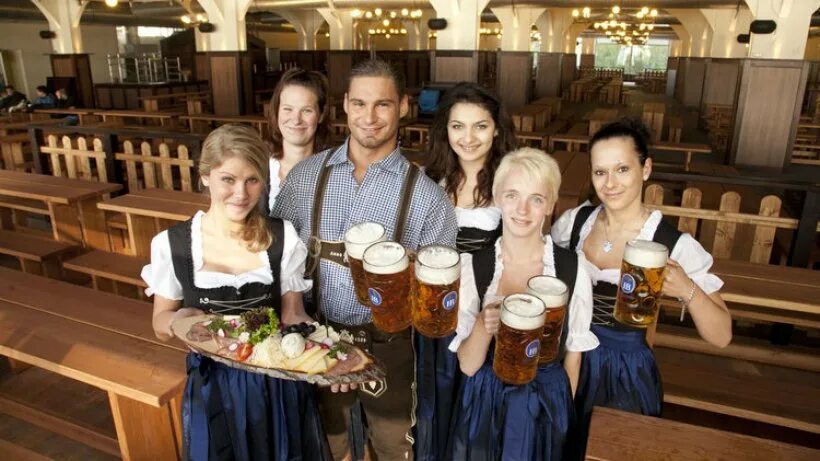 Пиво hofbrau munchen. Хофброй Мюнхен Вайс. Пивной ресторан Кемерово Хофбрау. Хофброй Октоберфест.