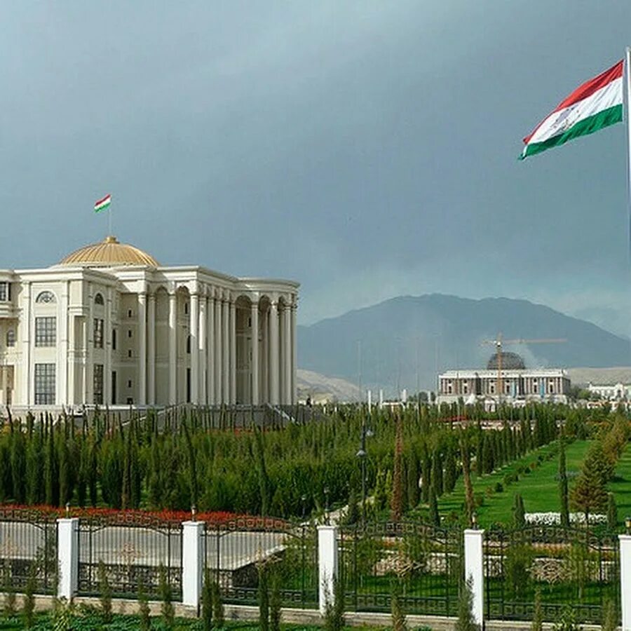 Резиденция президента Таджикистана. Парчам Таджикистан в Душанбе. Парк национального флага Республики Таджикистан. Касри миллат Таджикистан. Телефон точикистон