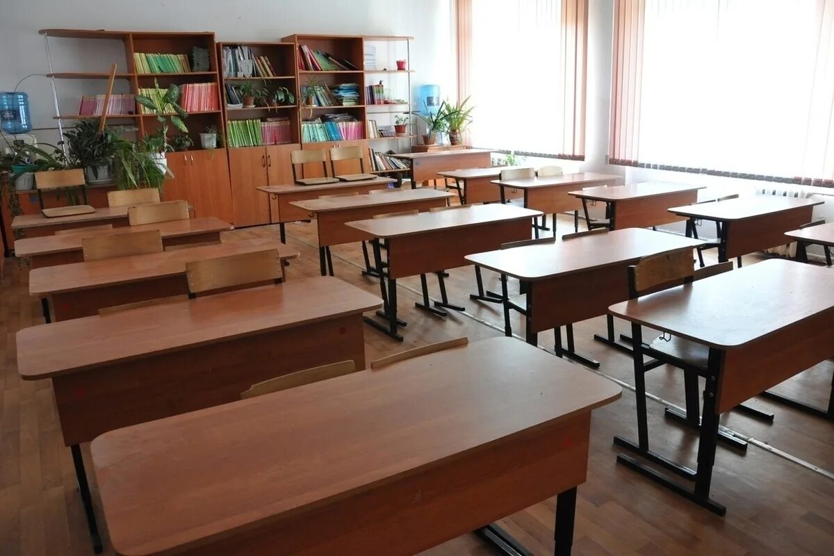 Караваевская средняя школа. Мурманская улица петрозаводск. Университетский лицей петрозаводск символ. 28 школа петрозаводск. 28 школа петрозаводск.