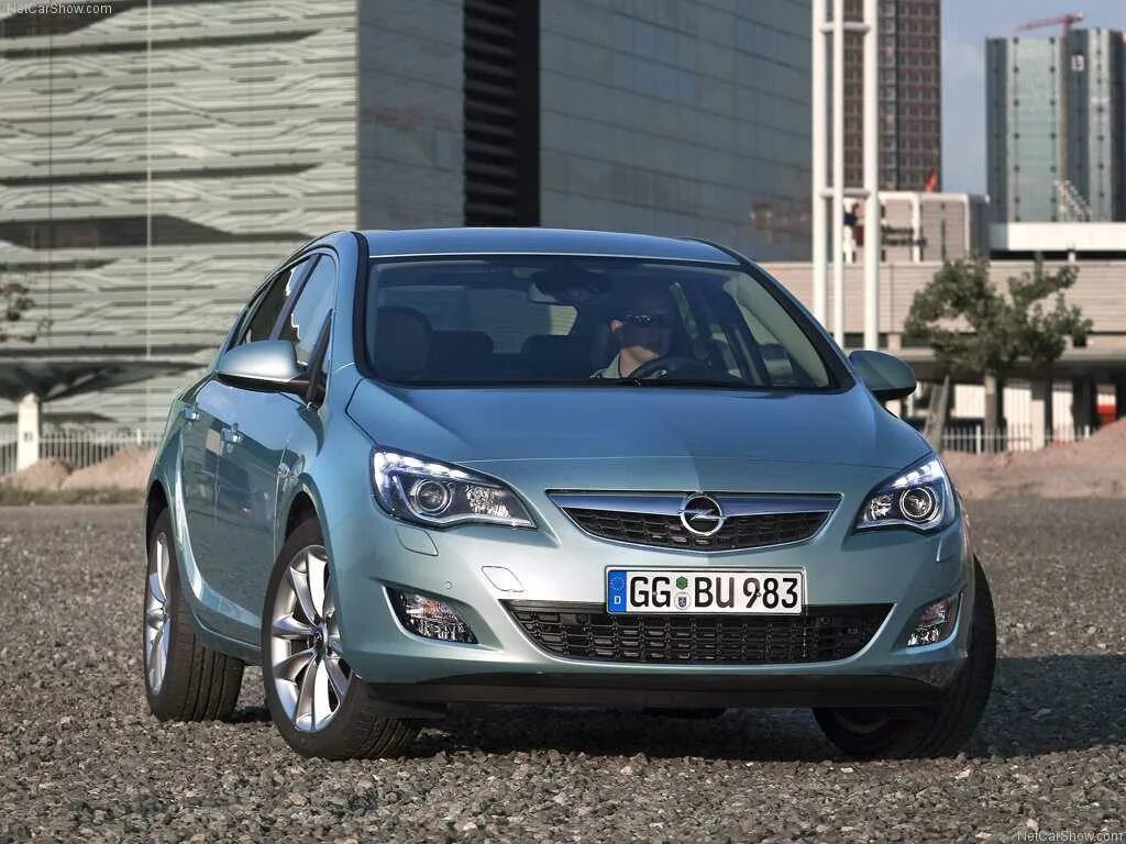 Astra j характеристики. Opel astra j 2015. Vauxhall astra j. Opel astra j vauxhall. Opel astra h универсал габариты.