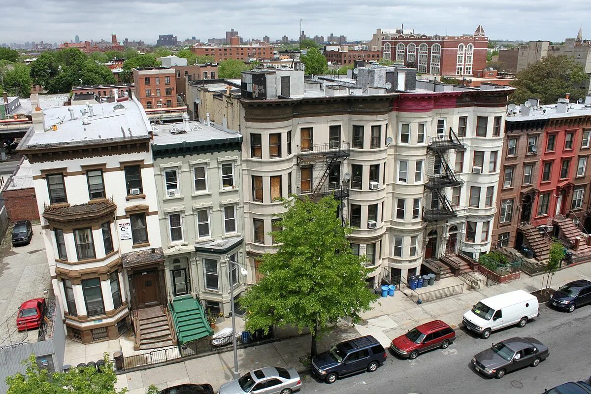 Бедфорд Стайвесант. Bedford-Stuyvesant Brooklyn. Бедфорд Нью-Йорк. Нью Бедфорд улицы.