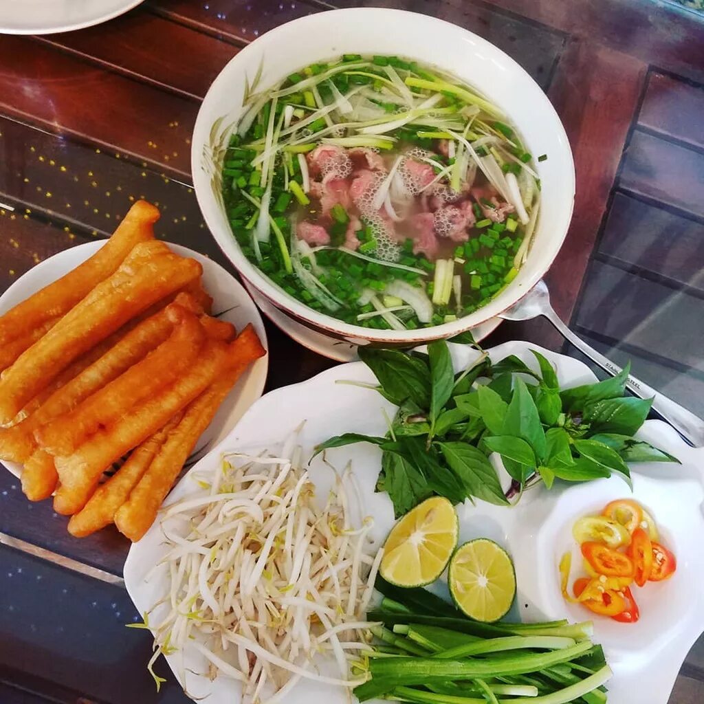 Ханой еда. Pho bo ha noi. Вьетнамская кухня Нячанг. Hanoi Вьетнамская кухня Кинг. Вьетнамский ФО бо Нячанг.