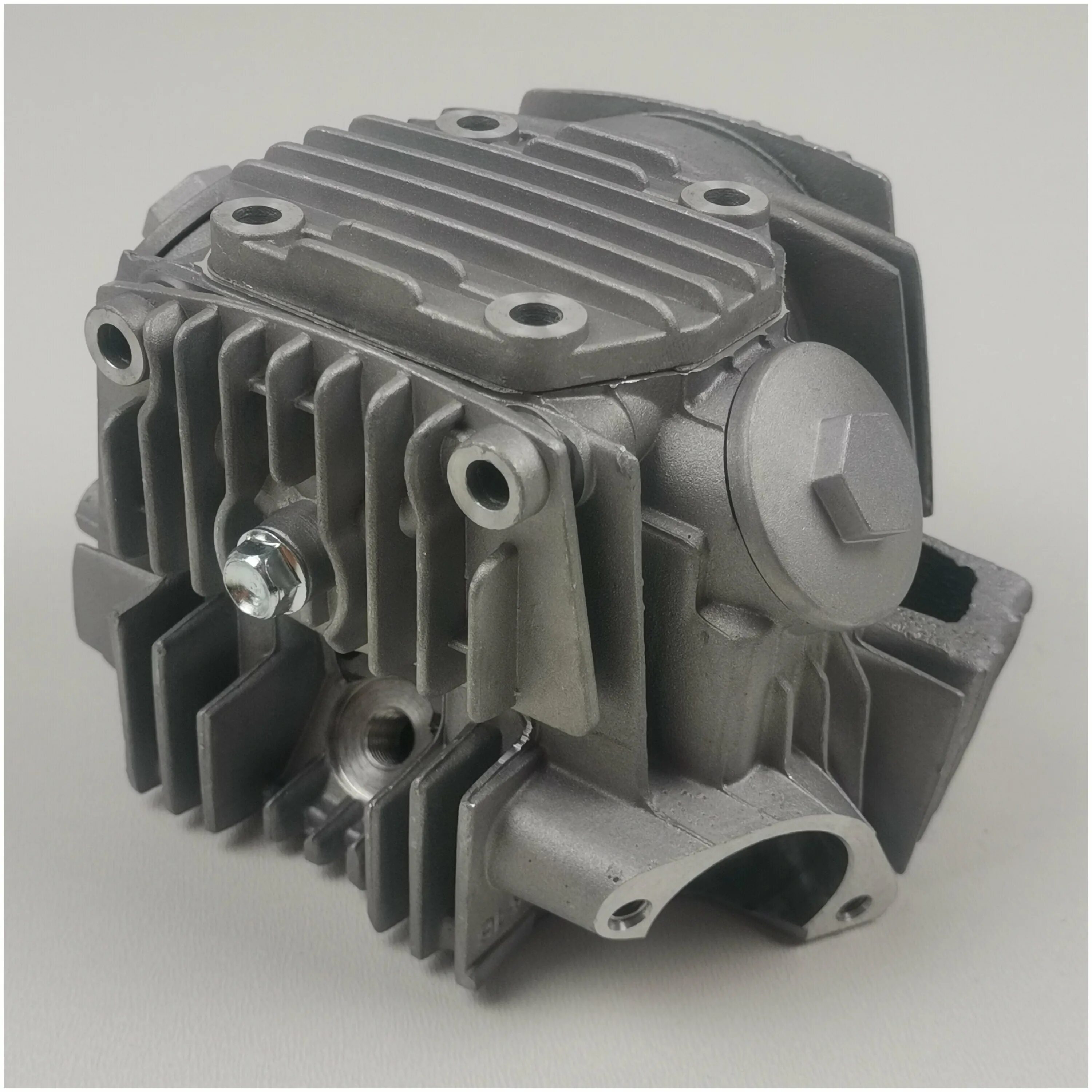 головка 110 кубов на мопед альфа. головка цилиндра альфа 110. мопед альфа головка цилиндра 110. головка альфа 110. головка на мопед 110 и 72 кубов.