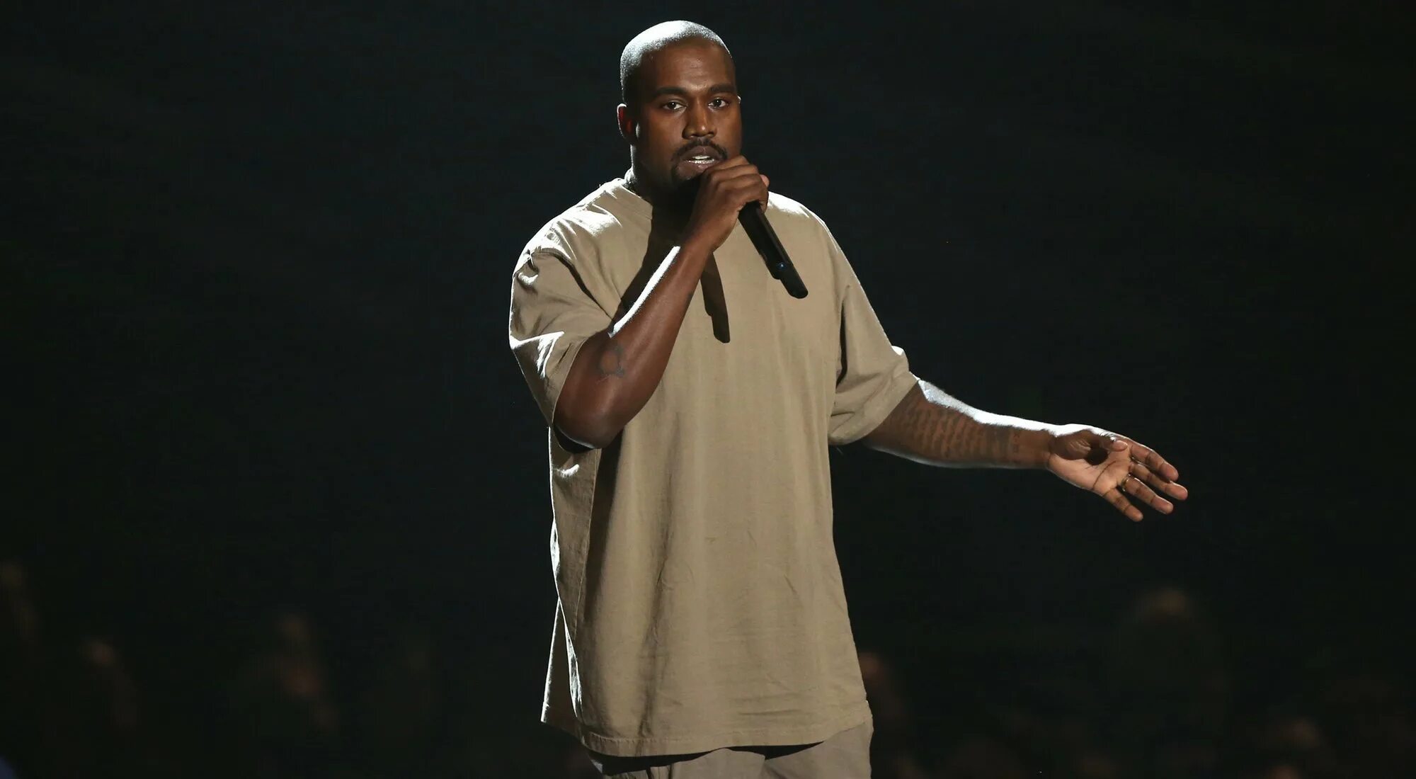 Kanye west 808s heartbreak. Канье москва билеты. Kanye west 2022. Kanye west tweets. Kanye west gospel choir album.