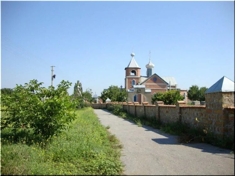 Поселок раздольное. Пгт Раздольное Крым. Преображенский храм Раздольное Крым. Раздольное Раздольненского района Крым. Раздольное (Раздольненский район) посёлки городского типа Крыма.