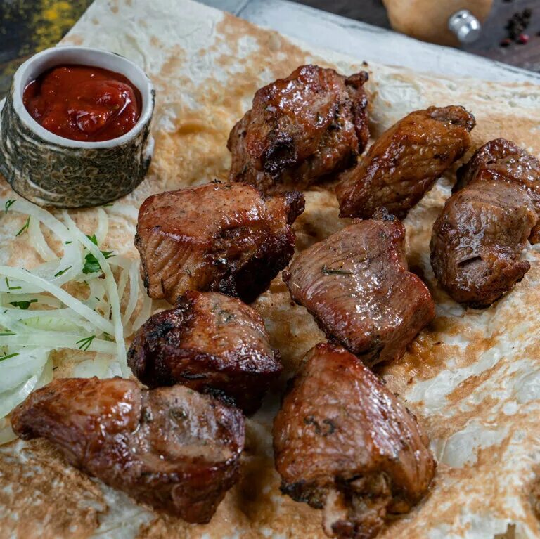 Мясной сет. Сет из мяса. Шашлычный дворик курск. Шашлык курск. Мясной сет на углях.