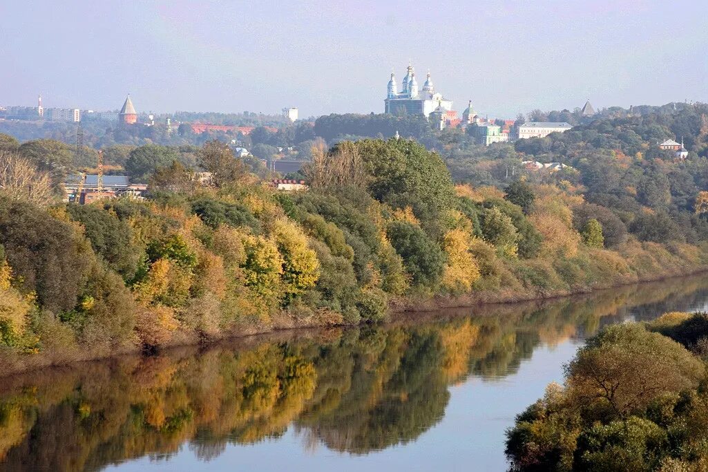 Время в смоленском. Осенний Смоленск. Смоленск осень. Смоленск осенью. Высокое Смоленск.