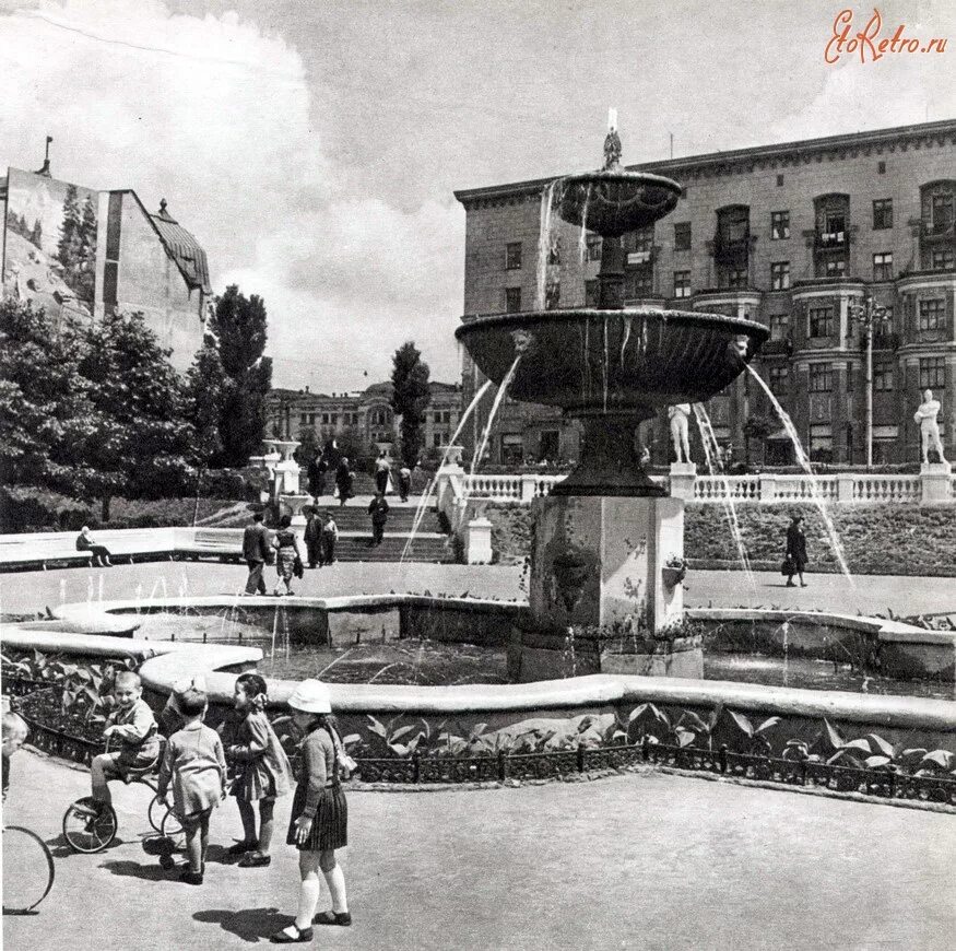 Старый фонтан. Старый фонтан
