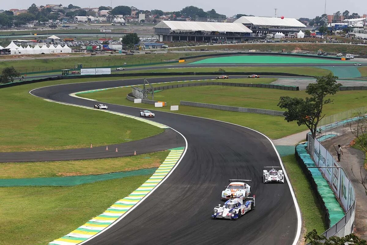 Сан-Паулу Интерлагос. Интерлагос трасса f1. Interlagos 2021. Subaru Гиннесс Raceway. Left track