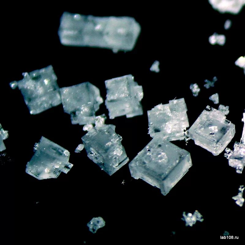 Sol crystal. Монокристаллы поваренная соль. Монокристалл поваренной соли. Кристаллы морской соли. КРИСТАОО ссолои.